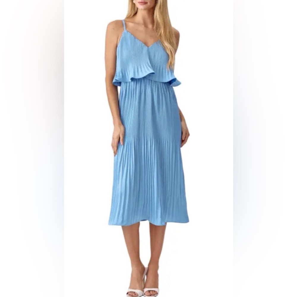 Adelyn Rae Nayla Pleated Overlay Sleeveless Midi Dress. SMALL. Worn once:)